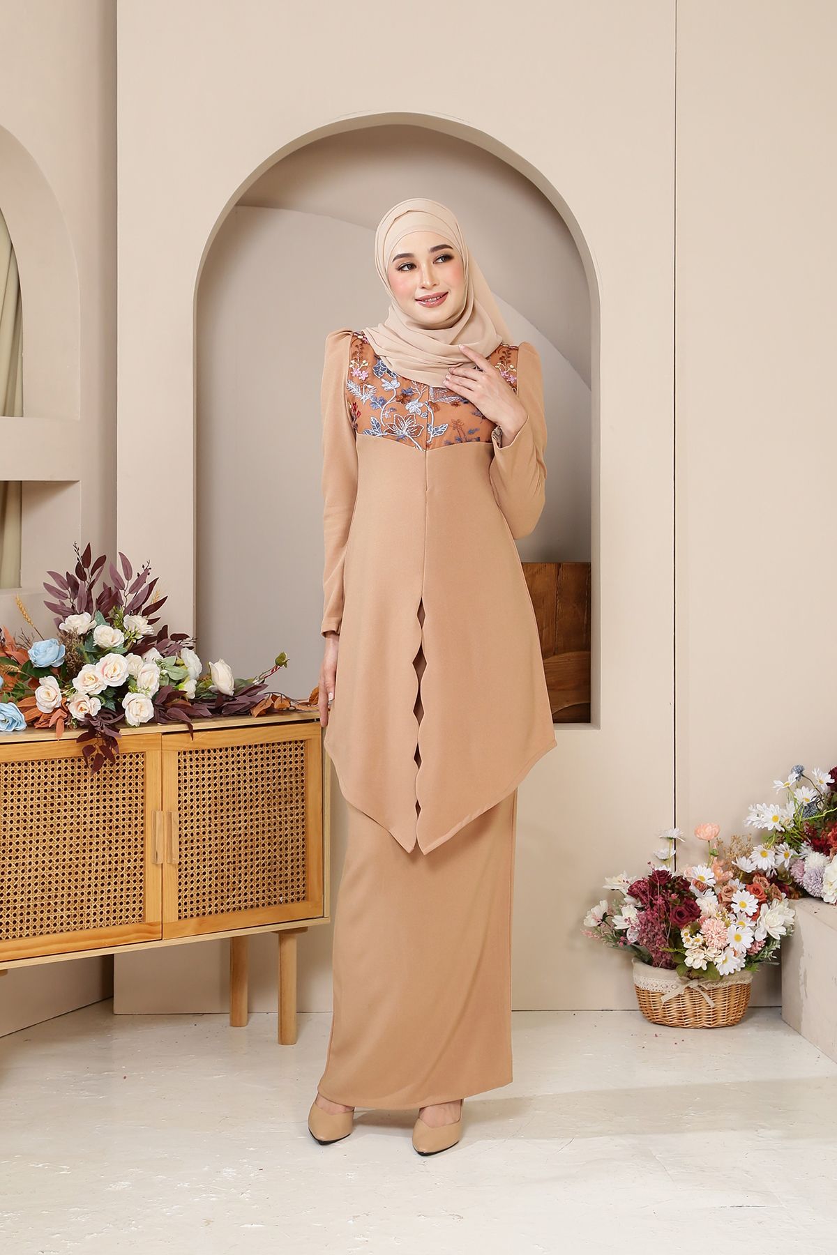 Seroja Kebaya Dewasa Brown